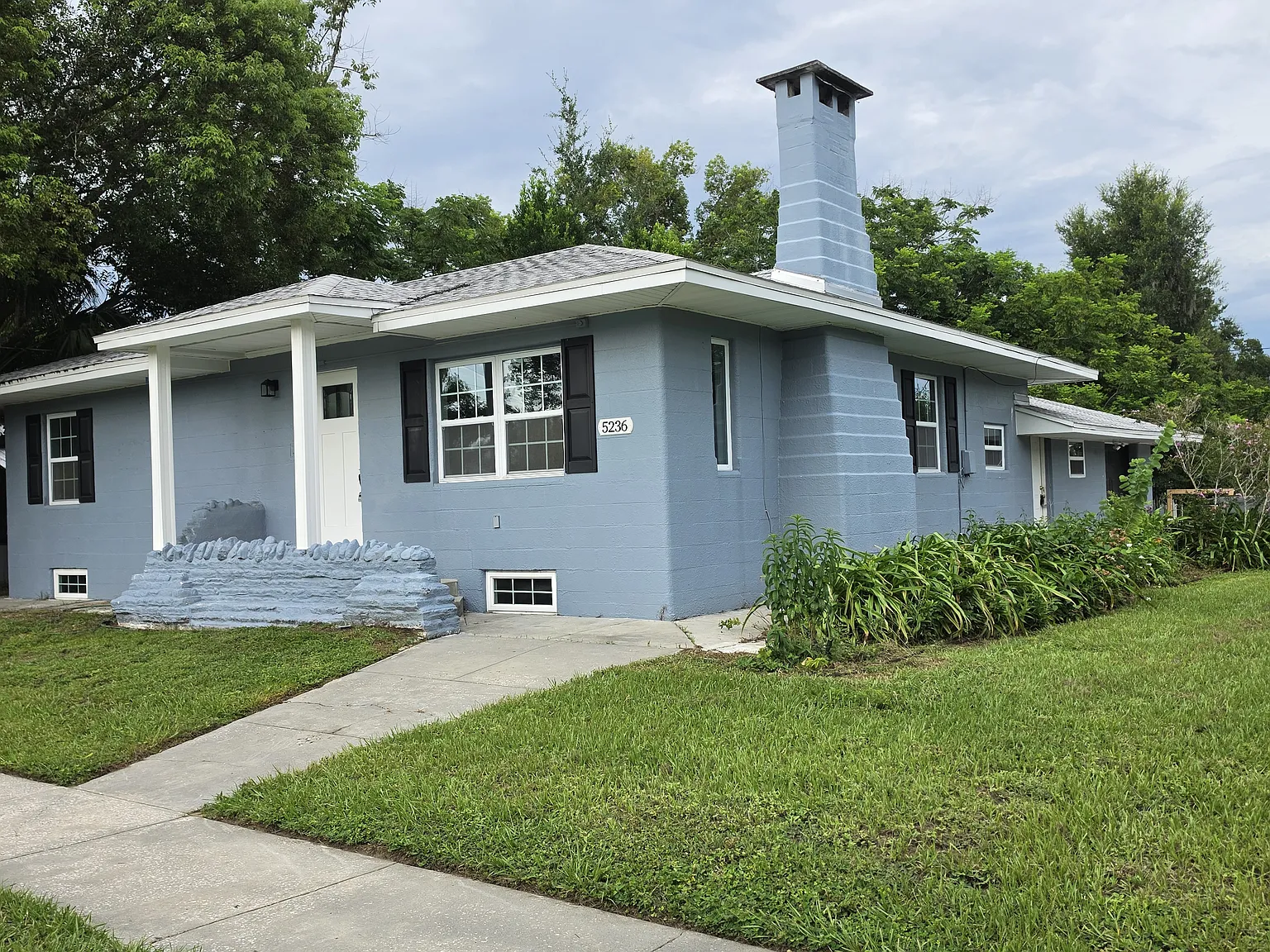 2 bed, 960 sqft, $1,995 — Photo 2