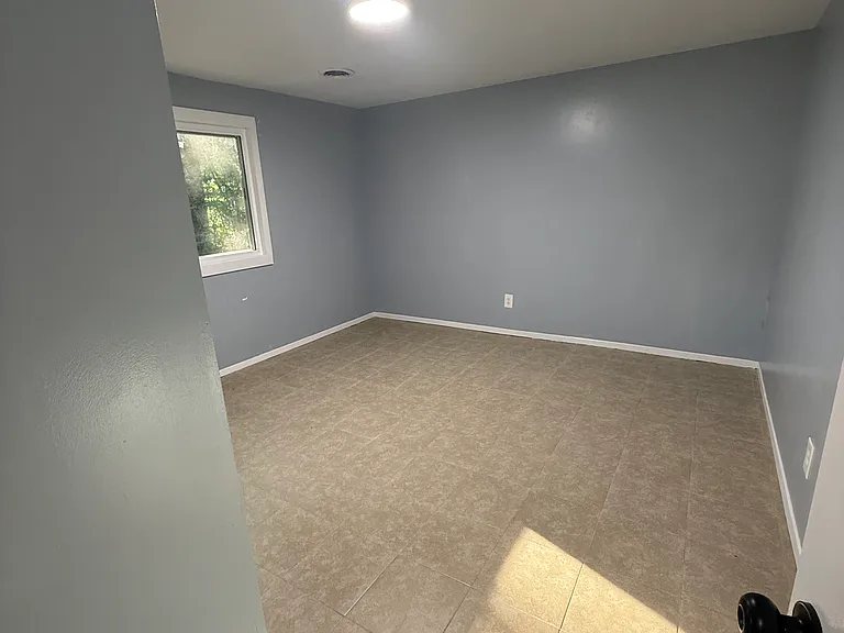 1922 Atkins Dr — Photo 27