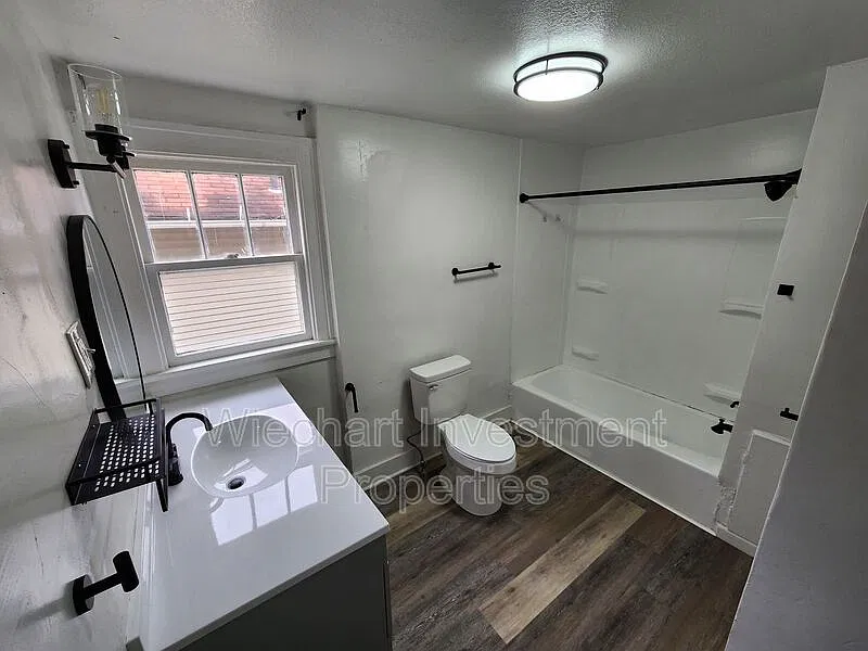 3 bed, 1.0 bath, 1224 sqft, $1,395 — Photo 4