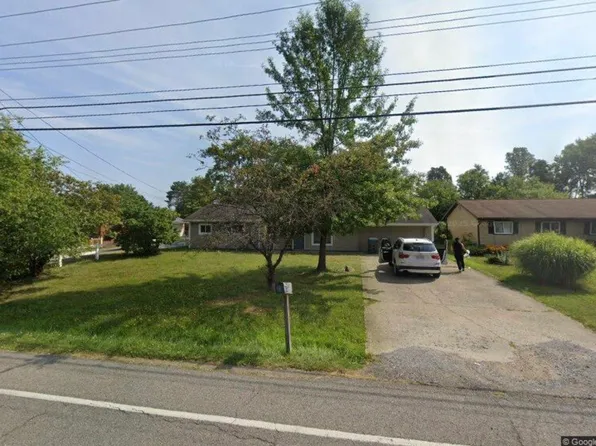 49 Robinhood Dr, Cranberry Township, PA 16066
