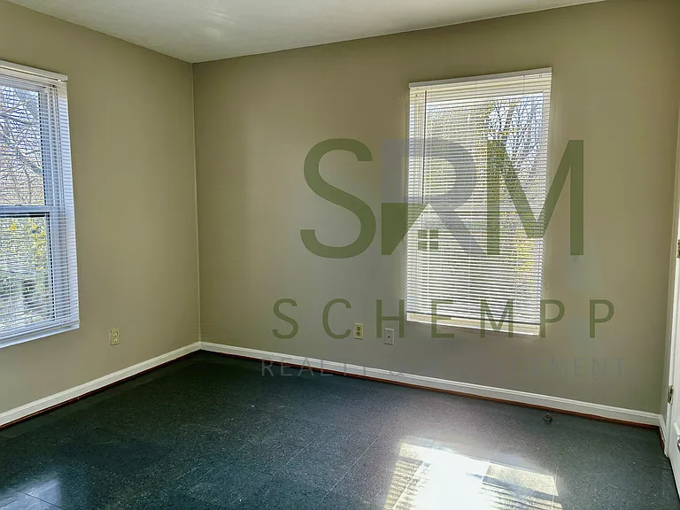 2614 W Jefferson St #4 — Photo 8