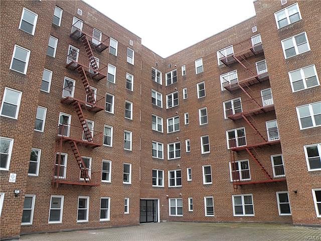 1st image of 1 Hawley Ter APT 2B