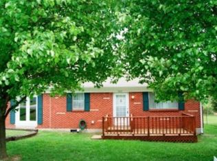 1009 Walnut Ave, Celina, TN 38551