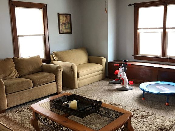 5th image of 415 N Poplar St