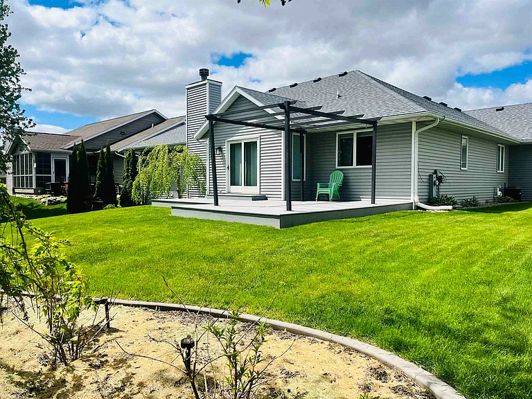 1018 Ganser Dr — Photo 17