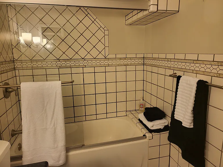 414 Colchester Ave #1 — Photo 12