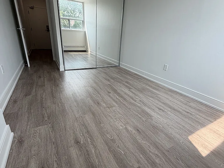 147 Wellington St W #202 — Photo 20