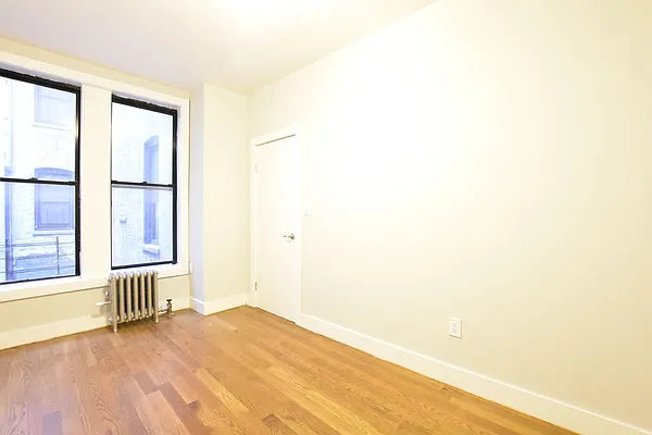 Rented by Clove Realty LLC | media 28