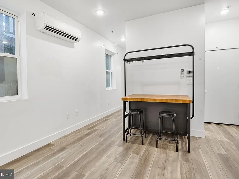 1153 N Front St #1R — Photo 9