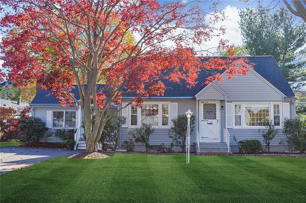 15 W Hill Dr, Cranston, RI 02920 Zillow