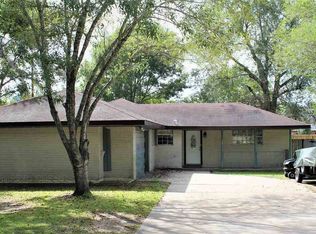 211 Live Oak St, Bridge City, TX 77611