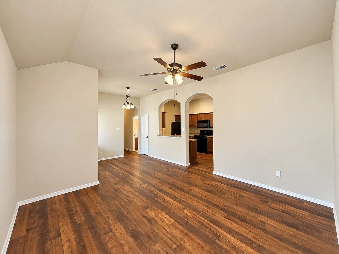 1426 Ravenwood Drive — Photo 4