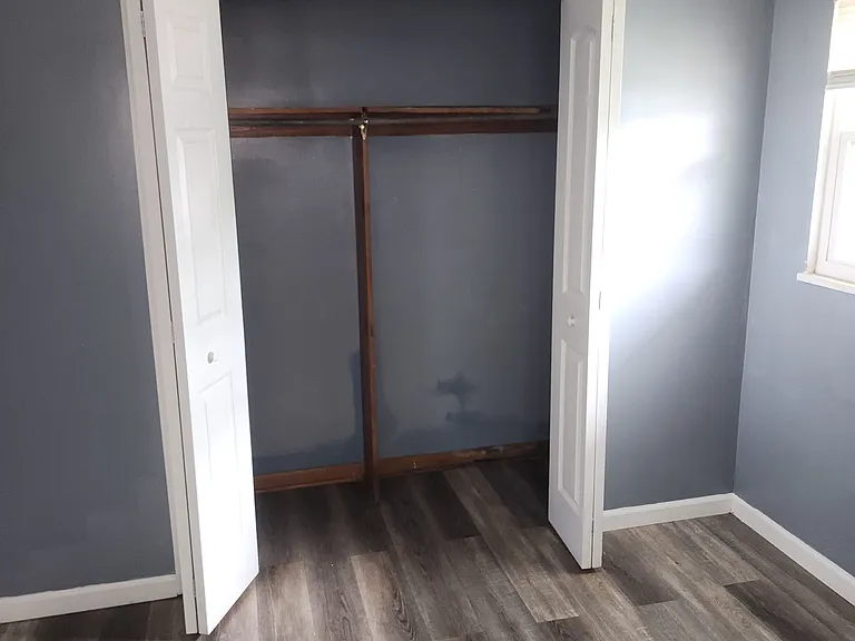 400 S Napoleon Ave — Photo 6
