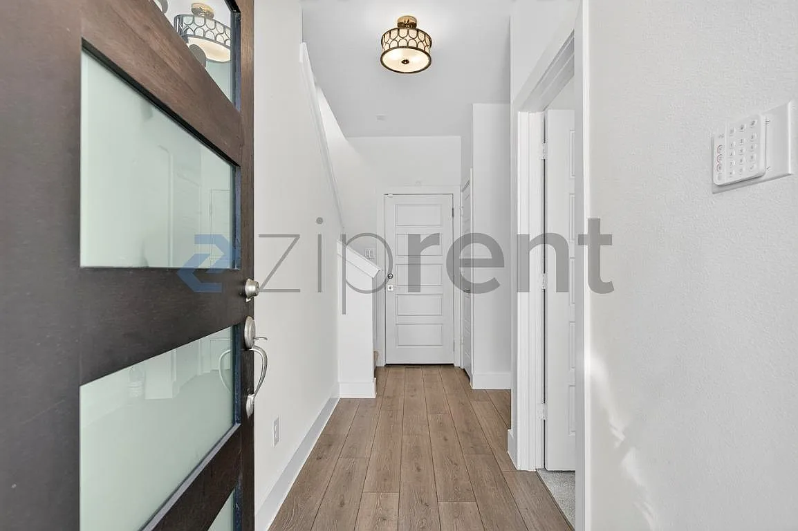 Frisco Heights Addition — Photo 3