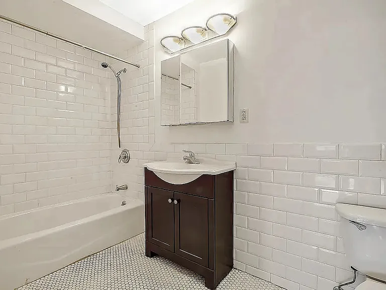 2167 2nd Ave #5BB — Photo 4