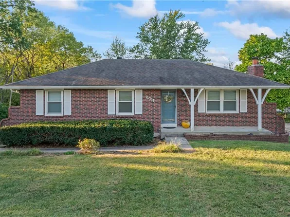 9911 NW Blum Rd, Kansas City, MO 64152
