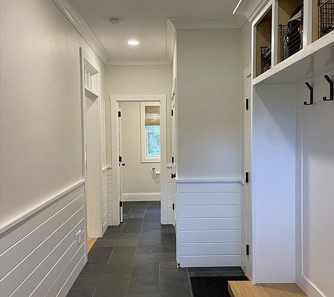3rd image of 82 Chestnut Ln
