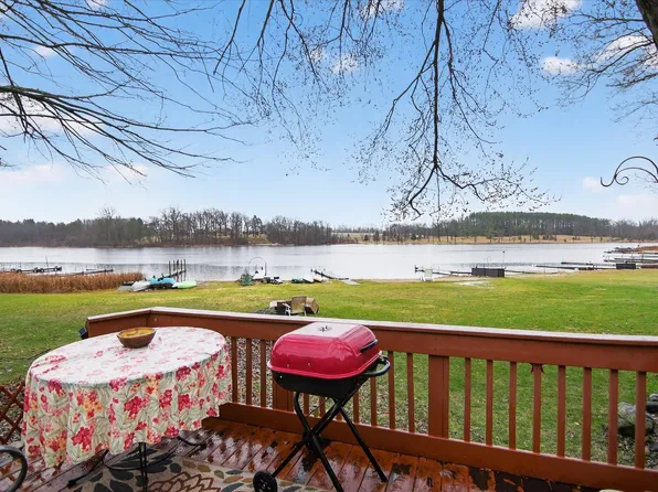 9621 Lakeview Dr, Jerome, MI 49249