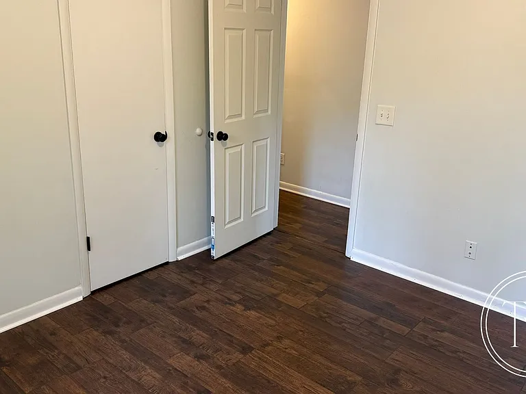 806 W Oxford Ln — Photo 17