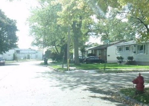 2nd image of 1661 Burton Rd