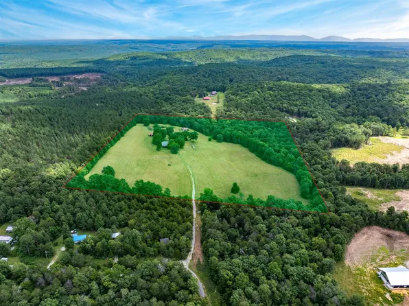 290 Lawsontown Rd, Crossville, TN 38572