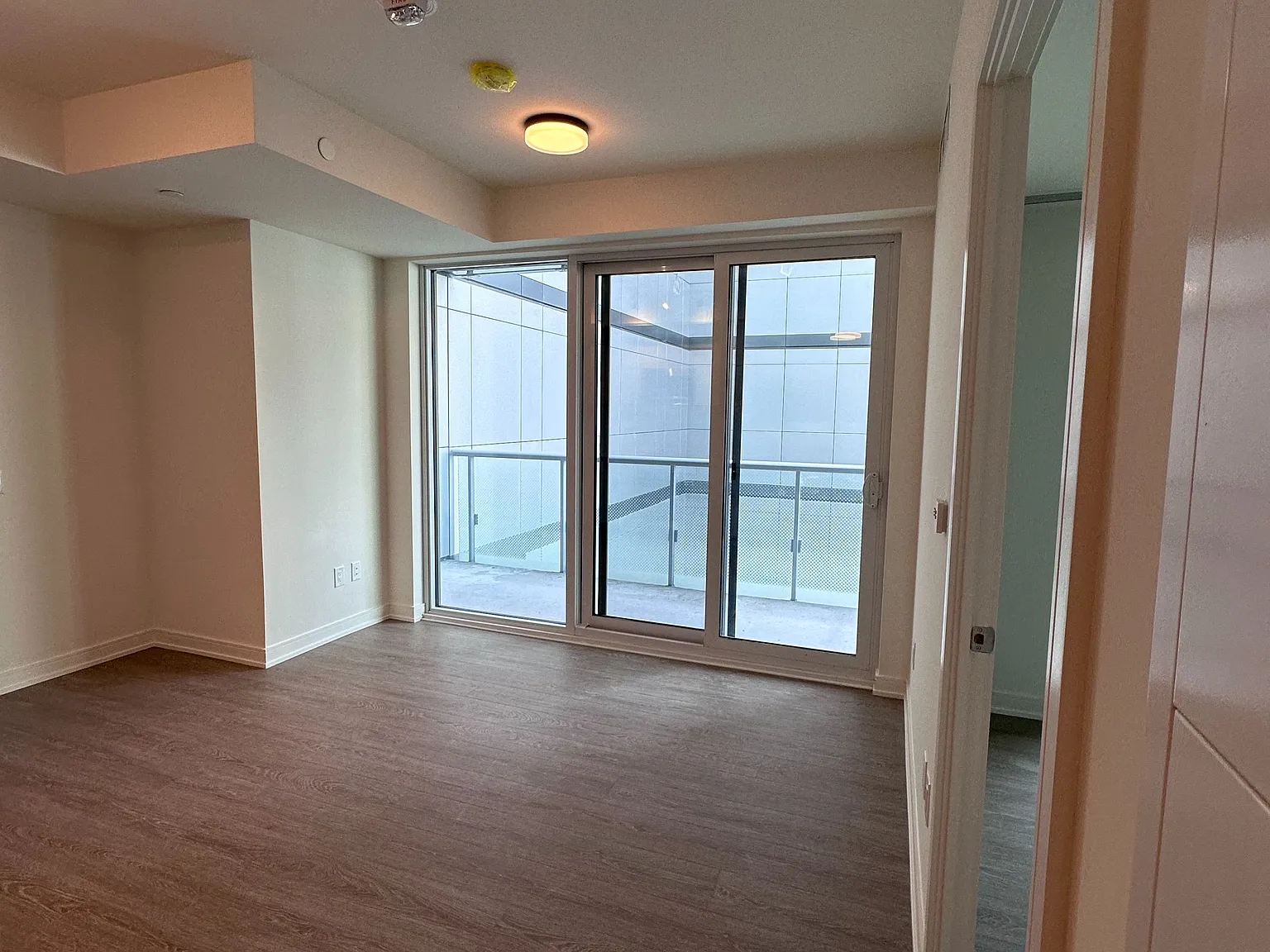1 bed, $2,300 — Photo 2