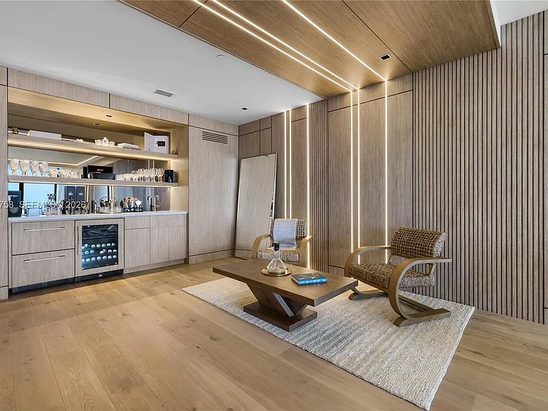 700 NE 24th St #Penthouse 5902 — Photo 16