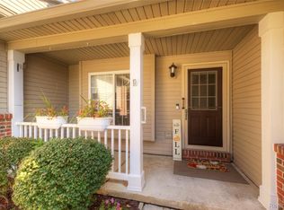 326 Redmaple Ln #365, Brighton, MI 48116