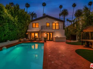 209 N Doheny Dr, Beverly Hills, CA 90211