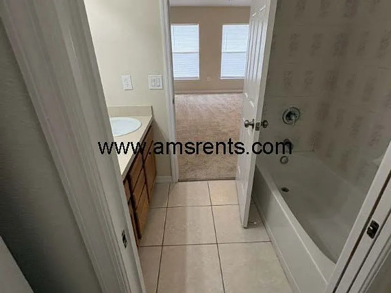 539 Albatross Dr — Photo 16