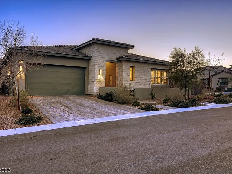 11729 Belorado Ave — Photo 2