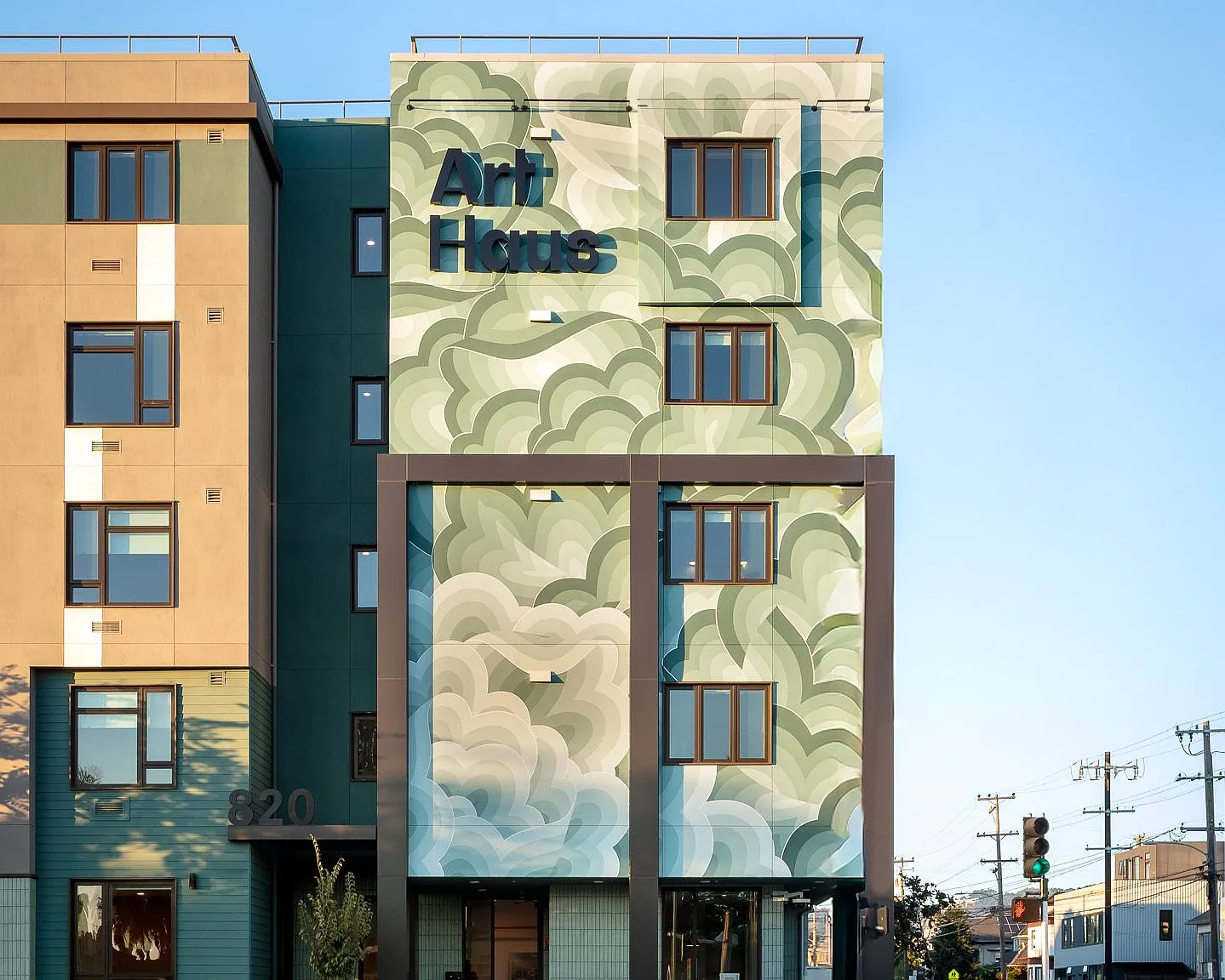 ArtHaus 820 — Photo 2