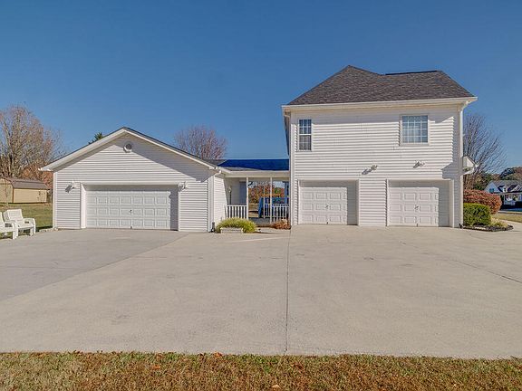 3rd image of 208 Wiltshire Dr
