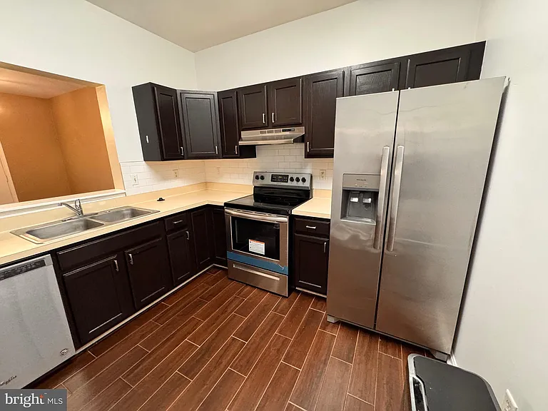 318 Roff Point Dr — Photo 7