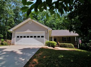 3255 Navajo Cir, Gainesville, GA 30501