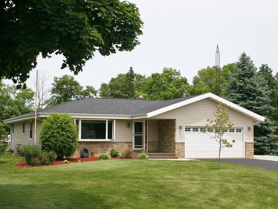 1st image of 3700 107th St