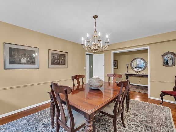 5th image of 13720 Shaker Blvd APT 401