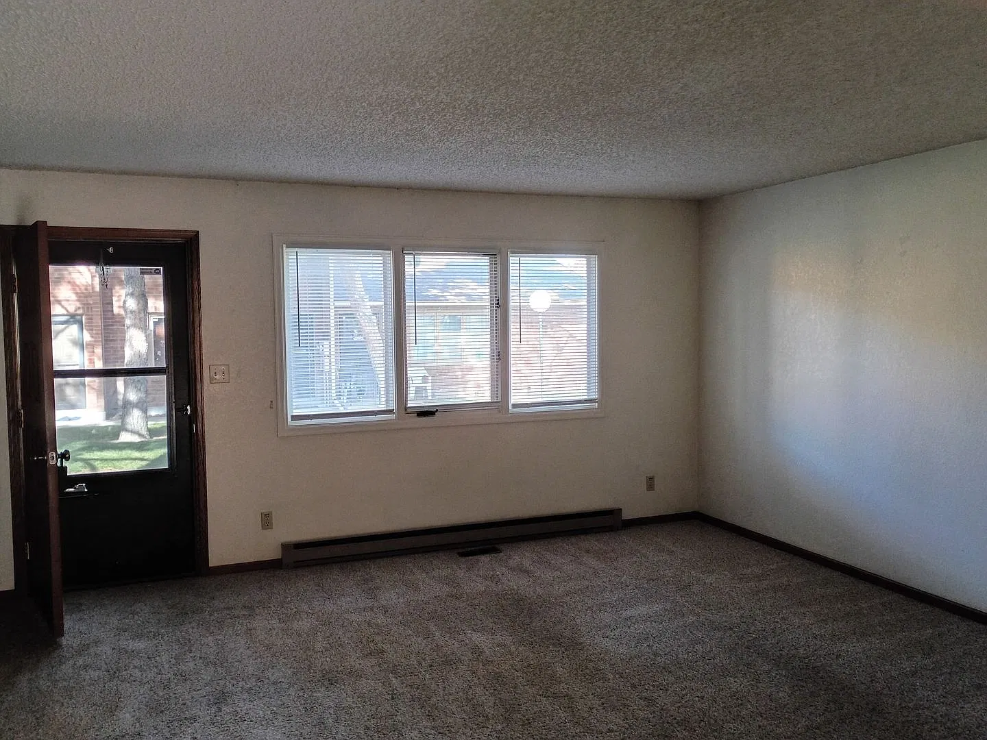 All Prospective Tenants Must Submit An Application Or Ptsr Per Applicant And Be Pre-Qualified Pri... — Photo 2