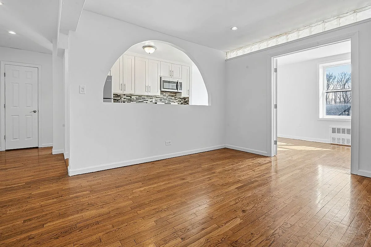 75-10 Yellowstone Blvd APT 5F photo 1