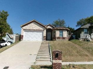 2810 NW 19th St, Fort Worth, TX 76106