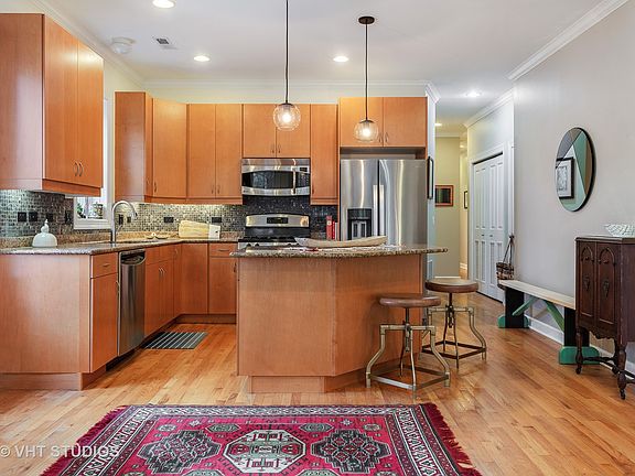 5th image of 1620 N Mozart St APT 1S
