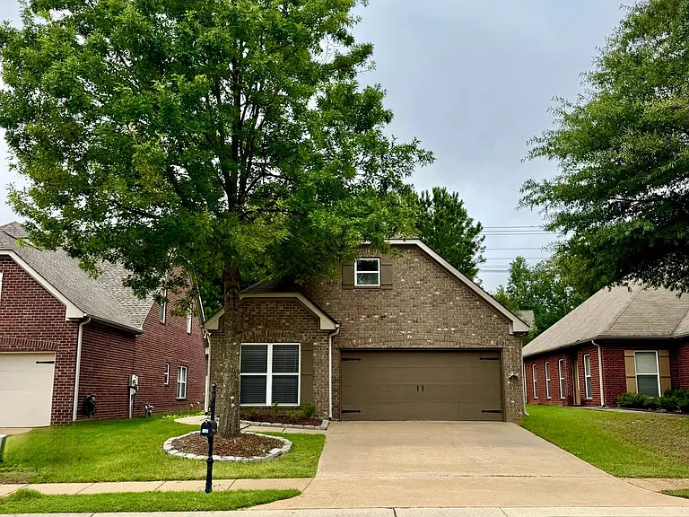 2722 Oxmoor Way — Photo 1