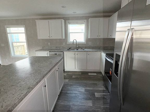 4th image of 377 Lyles Rd SE #3