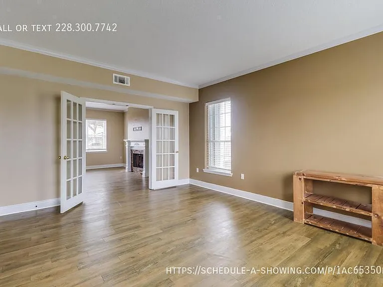2073 Stone Bridge Dr — Photo 8