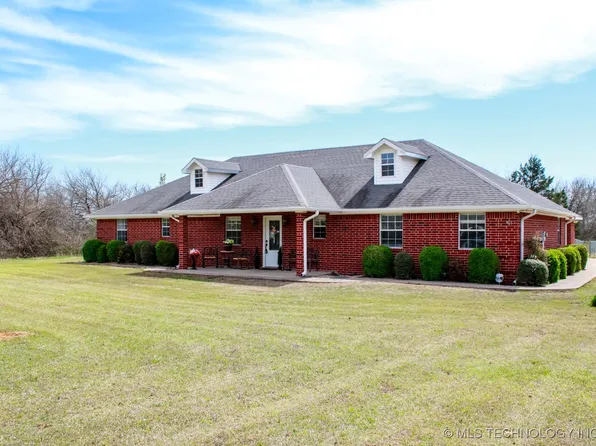 911 Max Rd, Mead, OK 73449