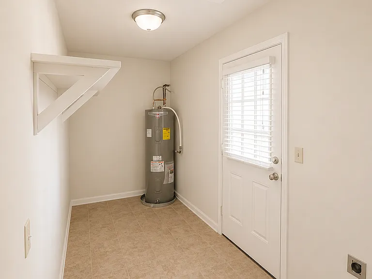 1818 W Portobello Ave — Photo 17