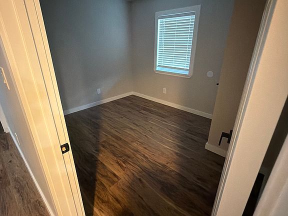 5th image of 5621 Graymont Ln