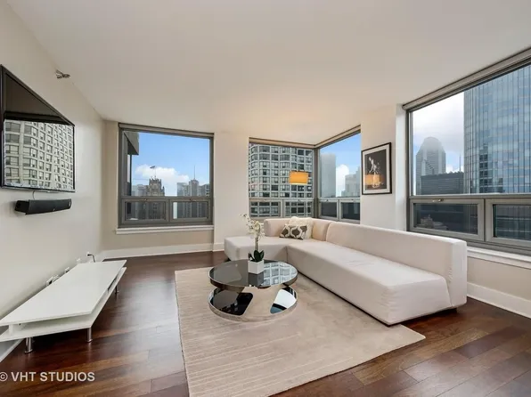 440 N Wabash Ave, Chicago, IL