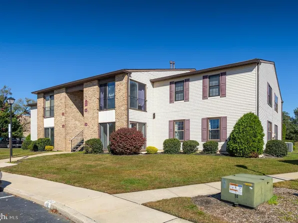 29 Uxbridge Pl, Sewell, NJ 08080