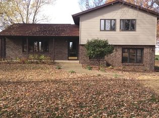 463 Reuter Rd, Amboy, IL 61310